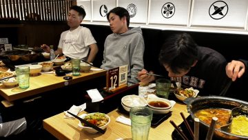 ソフトボール、ティーボールで広がる輪〜早慶戦＆ティーボール交流会〜